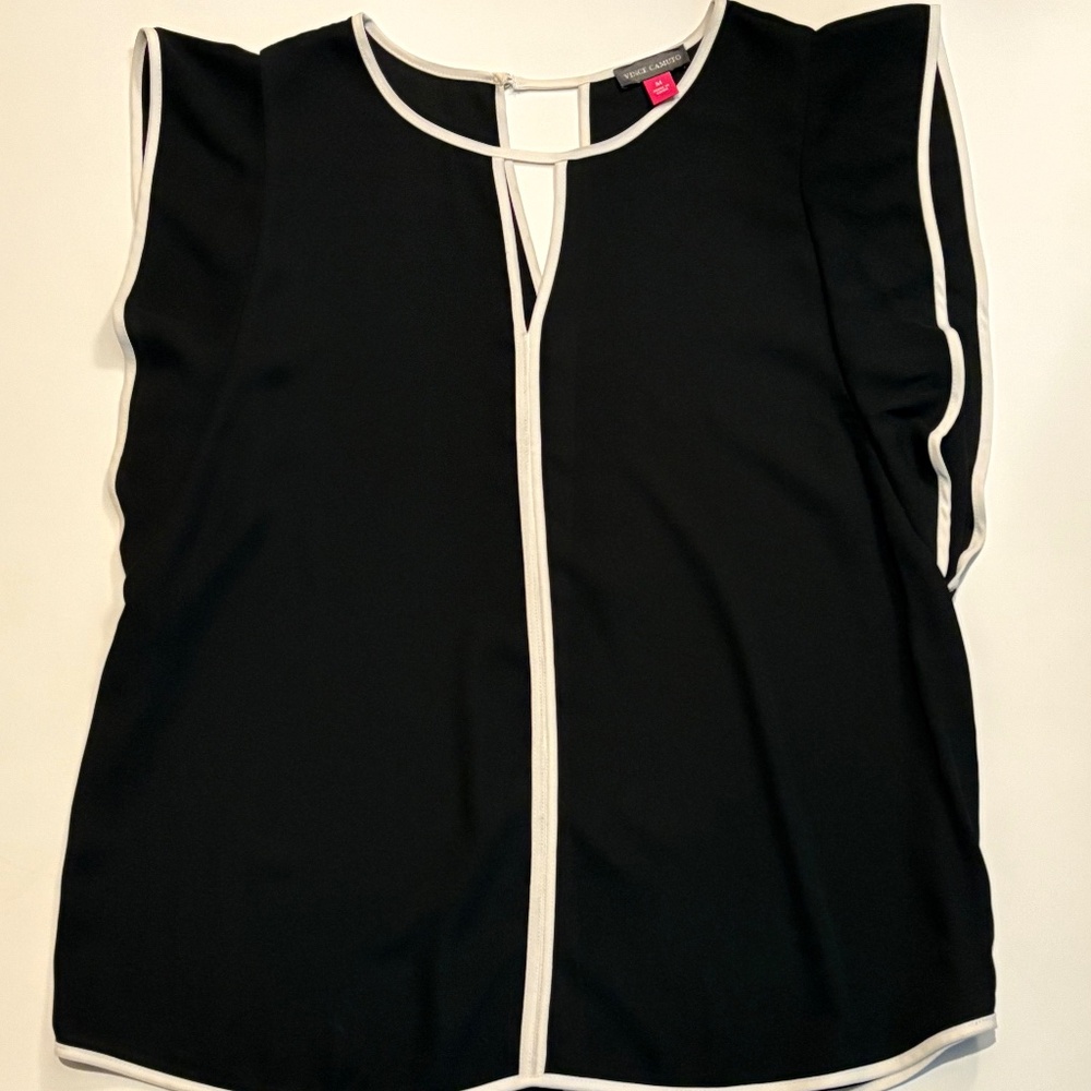 Black sleeveless v neck detail top